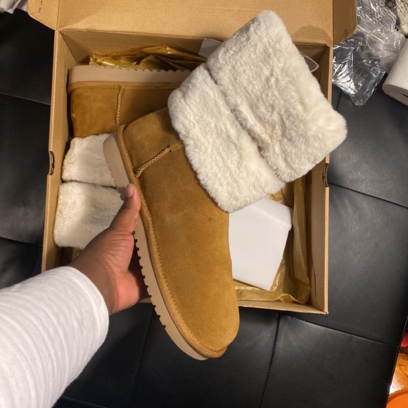 Kookaburra by Ugg only worn once - Picture 2 of 4